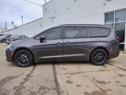 2019 Chrysler Pacifica Touring-L Plus