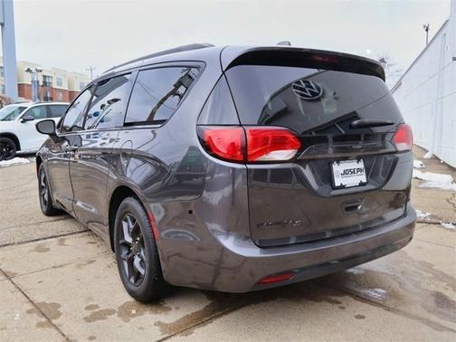 2019 Chrysler Pacifica Touring-L Plus