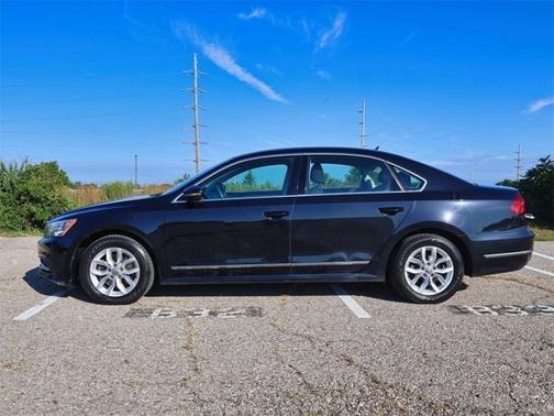 2017 Volkswagen Passat 1.8T S