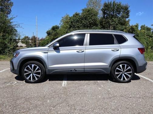 2022 Volkswagen Taos SE