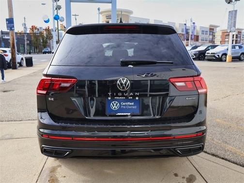 2022 Volkswagen Tiguan SE R-Line Black