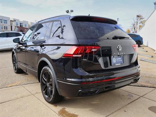 2022 Volkswagen Tiguan SE R-Line Black