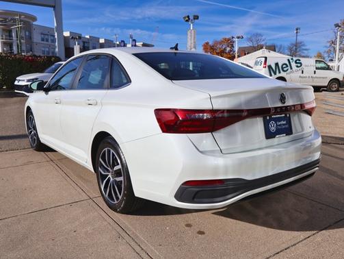 2025 Volkswagen Jetta SE