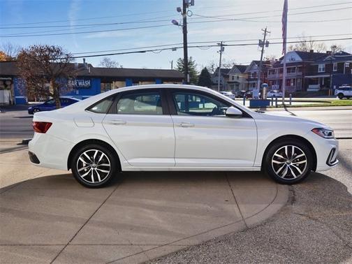 2025 Volkswagen Jetta SE