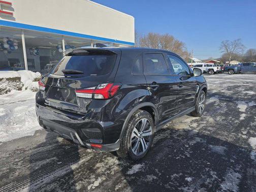 2025 Mitsubishi Outlander Sport SE