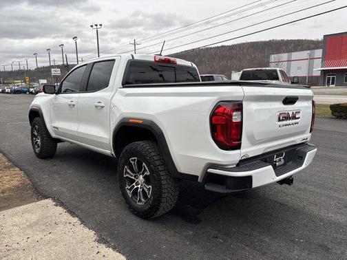 2024 GMC Canyon AT4