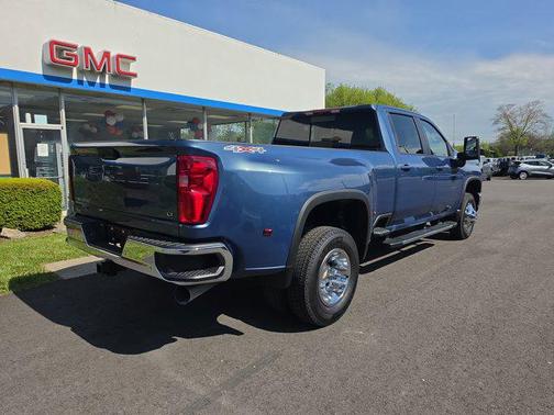 Lakeshore Blue Metallic 2026 Chevrolet Silverado 3500 LT