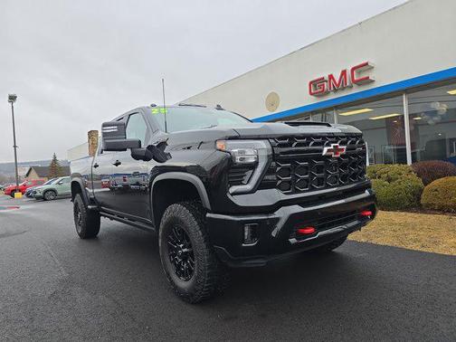 2025 Chevrolet Silverado 2500 4WD Crew Cab Standard Bed ZR2