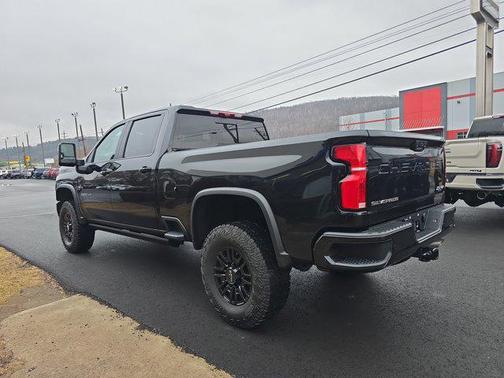 2025 Chevrolet Silverado 2500 4WD Crew Cab Standard Bed ZR2