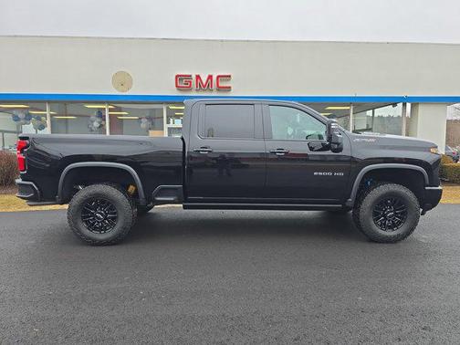 2025 Chevrolet Silverado 2500 4WD Crew Cab Standard Bed ZR2