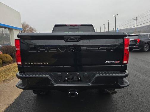 2025 Chevrolet Silverado 2500 4WD Crew Cab Standard Bed ZR2