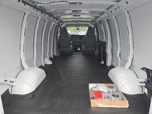 2025 GMC Savana 2500 RWD 3500 Extended Wheelbase Work Van