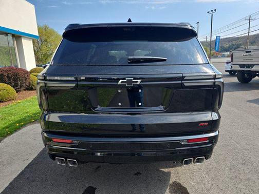 Mosaic Black Metallic 2026 Chevrolet Traverse RS