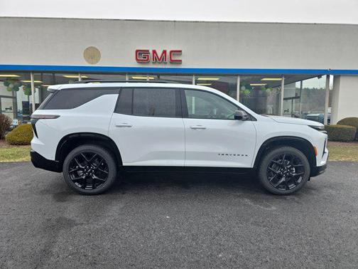 Polar White Tricoat 2026 Chevrolet Traverse RS