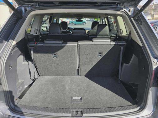 2024 Volkswagen Atlas 2.0T SE w/Technology 4MOTION