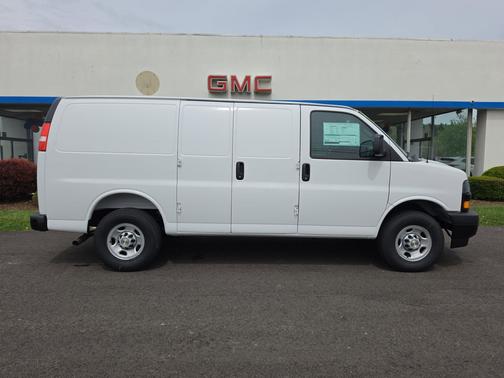 Summit White 2026 Chevrolet Express 3500 3500 Regular Wheelbase, WT, RWD