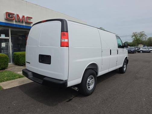 Summit White 2026 Chevrolet Express 3500 3500 Regular Wheelbase, WT, RWD