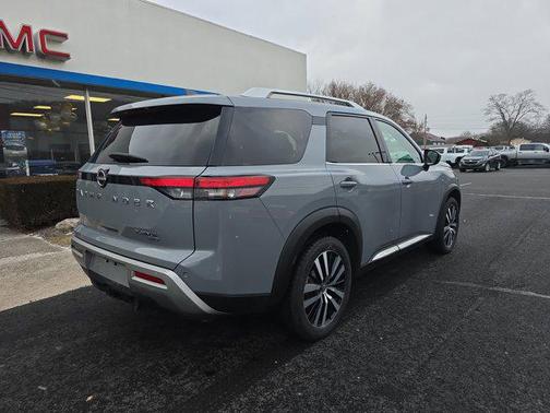 2023 Nissan Pathfinder Platinum 4WD