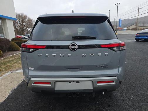 2023 Nissan Pathfinder Platinum 4WD