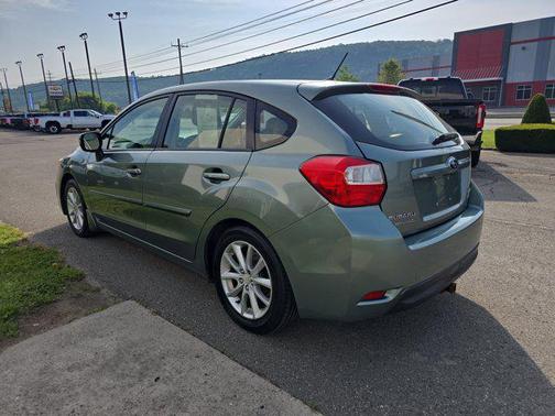 2014 Subaru Impreza 2.0i Premium