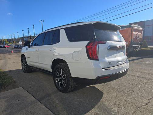 2023 GMC Yukon 4WD AT4