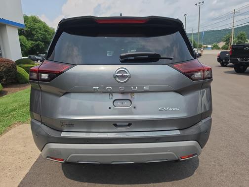 Gun Metallic 2021 Nissan Rogue SV