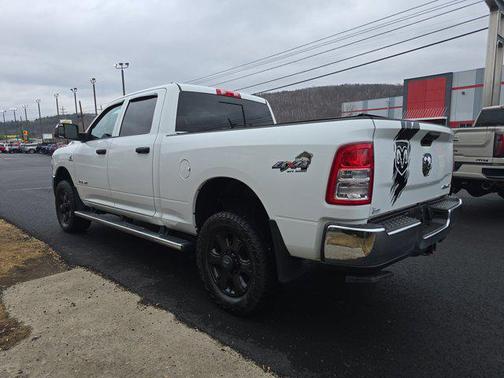 2022 RAM 2500 Tradesman Crew Cab 4x4 6'4' Box