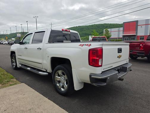 Iridescent Pearl Tricoat 2018 Chevrolet Silverado 1500 LTZ