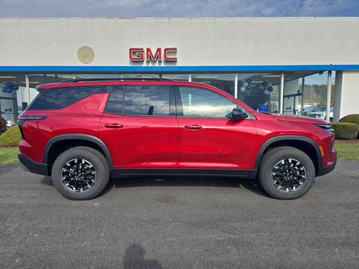 Radiant Red Tintcoat 2026 Chevrolet Traverse AWD Z71