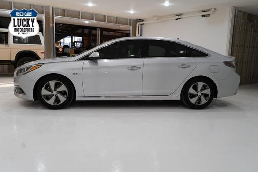 2017 Hyundai SONATA Hybrid Limited