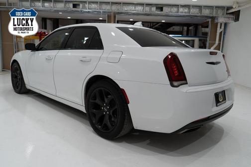 2021 Chrysler 300 Touring