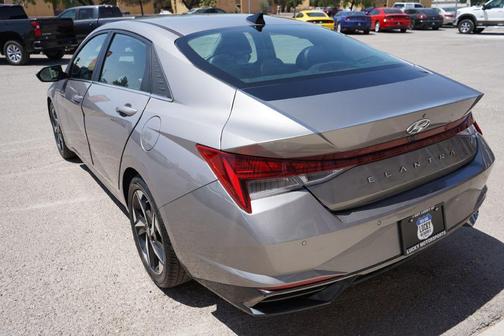 2022 Hyundai ELANTRA Limited