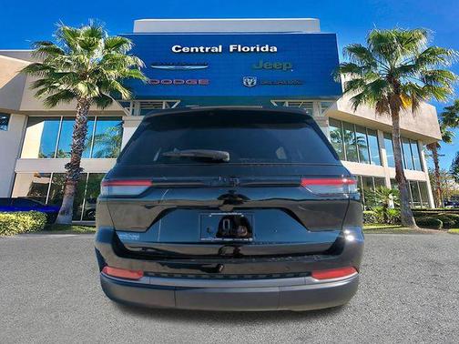 2026 Jeep Grand Cherokee Altitude