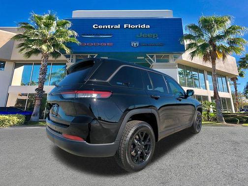 2026 Jeep Grand Cherokee Altitude