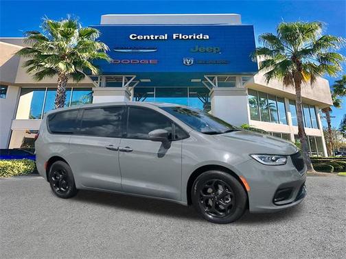 2022 Chrysler Pacifica Hybrid Touring L