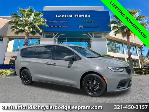 2022 Chrysler Pacifica Hybrid Touring L