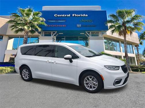 2023 Chrysler Pacifica Touring L