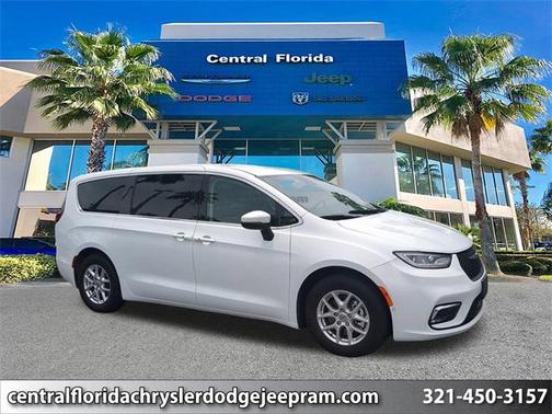 2023 Chrysler Pacifica Touring L