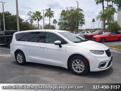 2023 Chrysler Pacifica Touring L