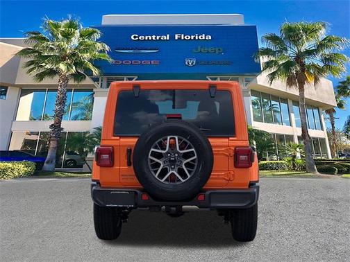 2025 Jeep Wrangler 4-Door Sahara 4x4