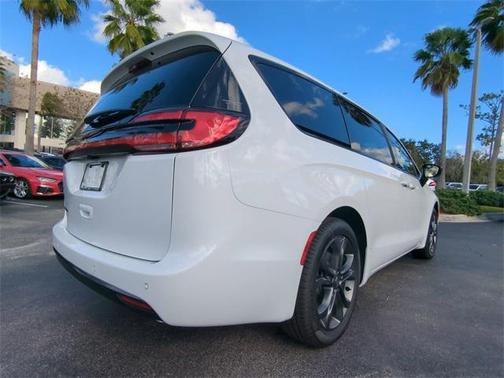 2026 Chrysler Pacifica L