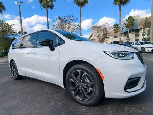 2026 Chrysler Pacifica L