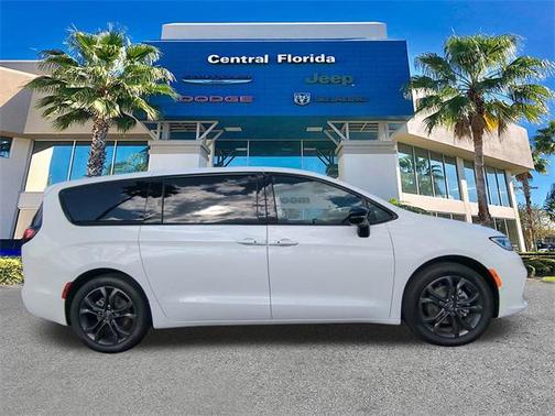 2026 Chrysler Pacifica L