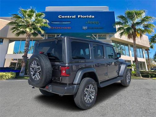 2025 Jeep Wrangler 4-Door Sahara 4x4