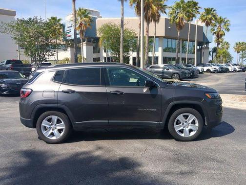 Granite Crystal Metallic Clearcoat 2022 Jeep Compass Latitude