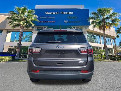 Granite Crystal Metallic Clearcoat 2022 Jeep Compass Latitude