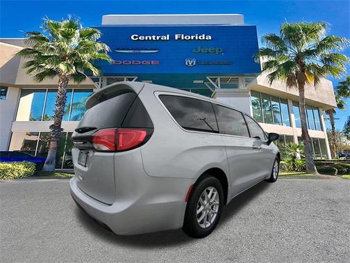 2026 Chrysler Voyager LX