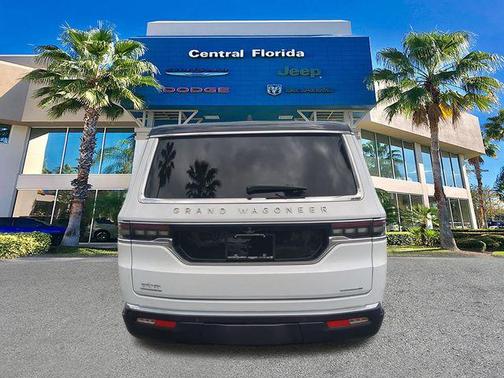 Diamond Black Crystal Pearlcoat 2022 Jeep Grand Wagoneer Series I 4x4