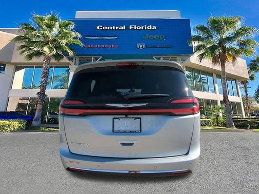 2026 Chrysler Pacifica L
