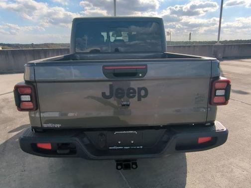 2026 Jeep Gladiator Willys 4x4